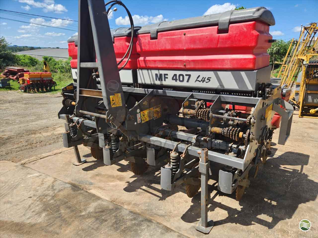 PLANTADEIRA MASSEY FERGUSON MF 407 Sabiá Máquinas Agrícolas IRATI PARANÁ PR